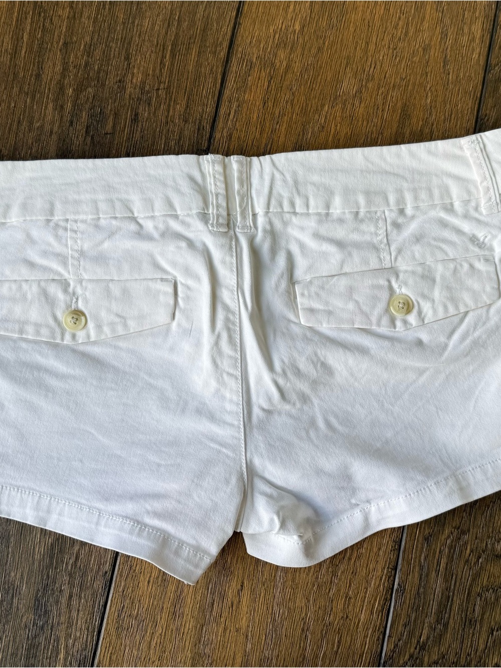 American Eagle Outfitters White Stretch Shorts - Picture 4 of 7